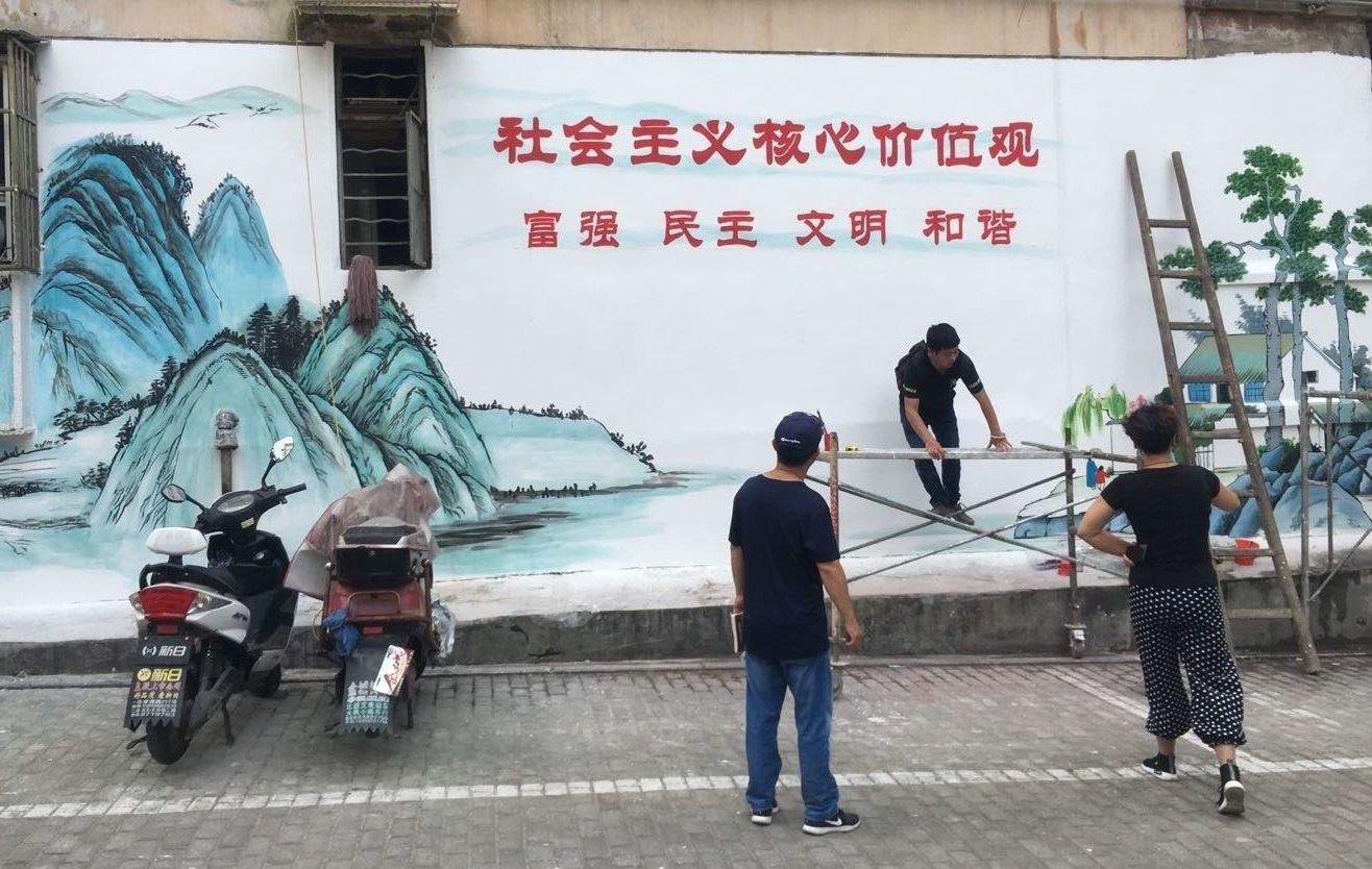 当前,正值全国文明城市创建的冲刺阶段,滨江苑社区红领工作站将继续以